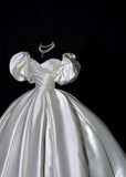 Plain Wedding Dresses Ball Gown Off The Shoulder Short Sleeves Satin Pleated Brides Dress Fitted Long Bridal Gowns HZ0311