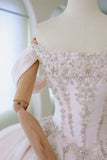 Whimsical Ball Gown Strapless Satin Fitted Long Lace Wedding Dress Bride Gowns Wedding Dresses HZ0311